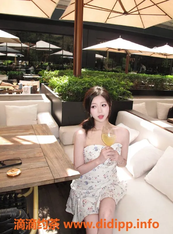 合肥楼凤-兔兔，全套服务700p，温柔甜美大D胸围