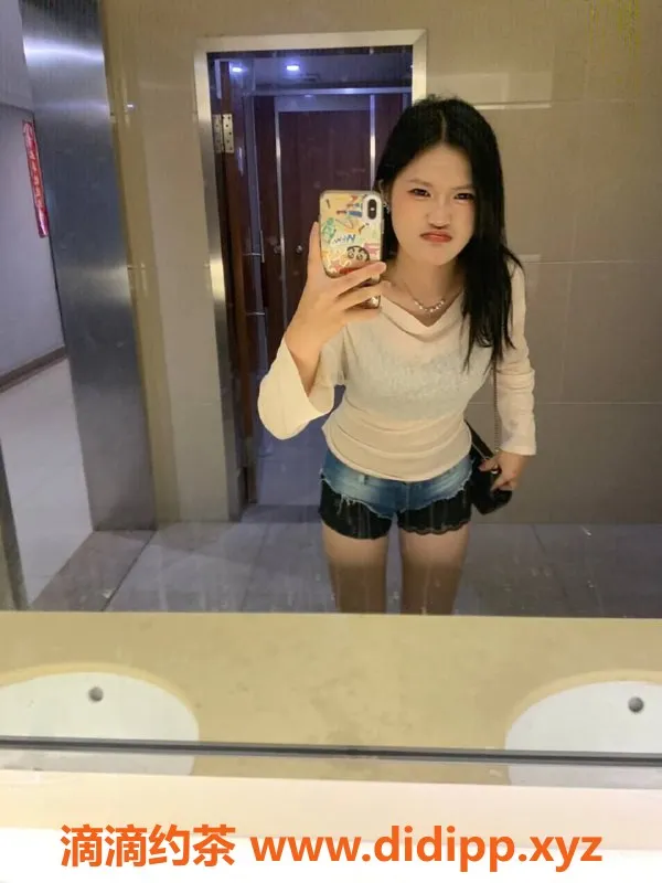 成都楼凤-成华区温柔妹子，17岁165cm，超高性价比！