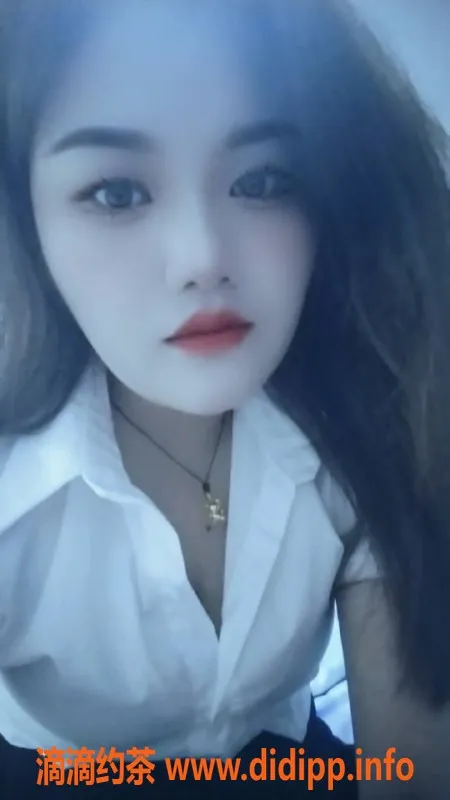 昆明楼凤-盘龙区星苒，500元体验丝袜制服服务