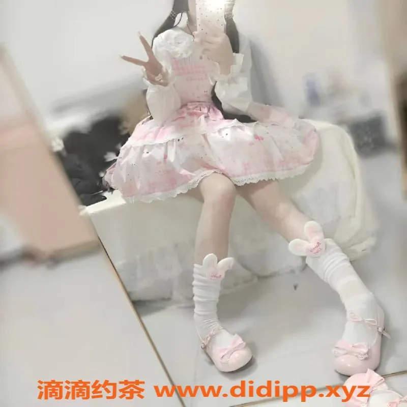 成都楼凤-成华区18岁白瘦幼妹，160/80斤，服务绝佳