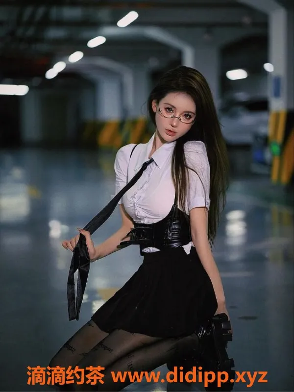 重庆楼凤-北滨路小黄鸭大宝，50kg，B-D罩杯，年轻靓丽