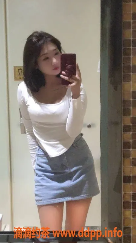 长沙楼凤-雨花区月月，162cm 21岁，热情服务只需600p