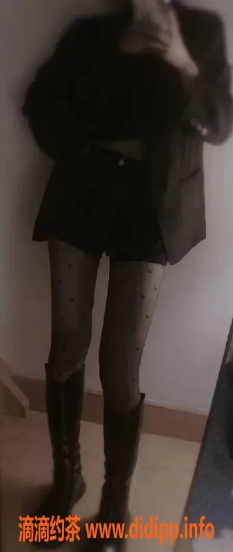 厦门楼凤-高颜值腿模18岁，170cm超吸引，服务多样仅800元