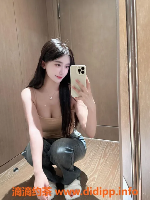 重庆楼凤-解放碑乐儿，168cm/50kg，口爆深喉服务