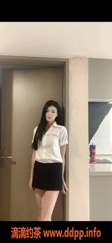 广州楼凤资源信息,佛山顺德罗兰老师，700元起的蛇吻服务