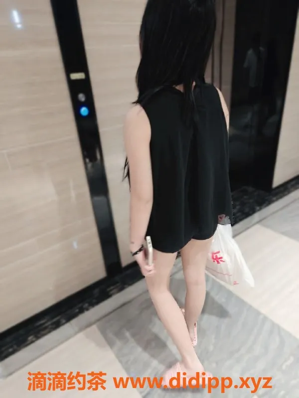 成都楼凤-成华区颜可18岁幼态车，服务超一流！