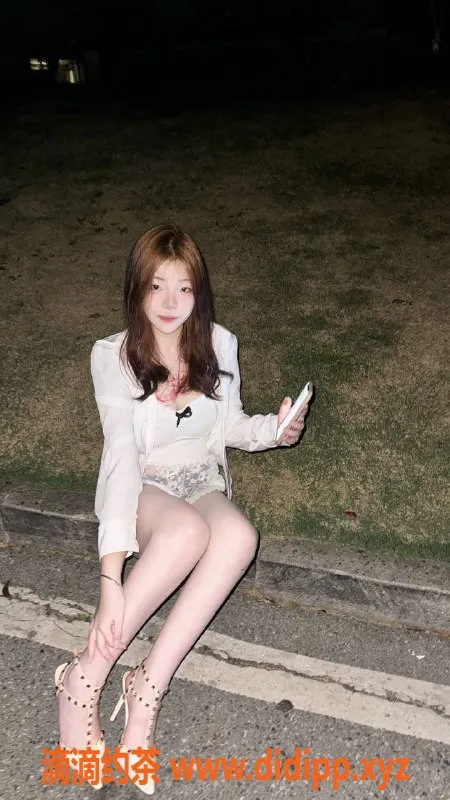 长沙楼凤资源信息,岳麓区羊咩咩，18岁165cm，服务等你来体验