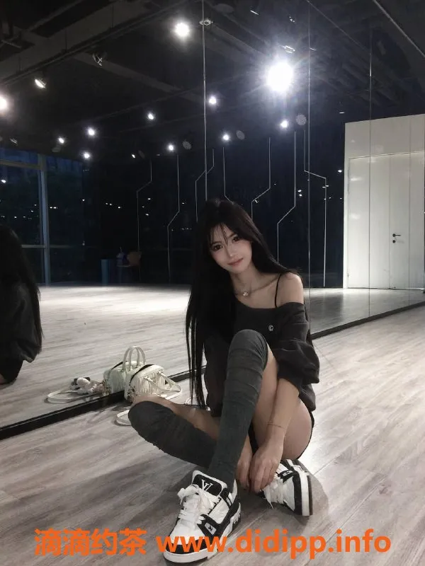 杭州上门服务资源信息,清纯可爱奶尤 166cm 48kg 20岁 约1400元/次