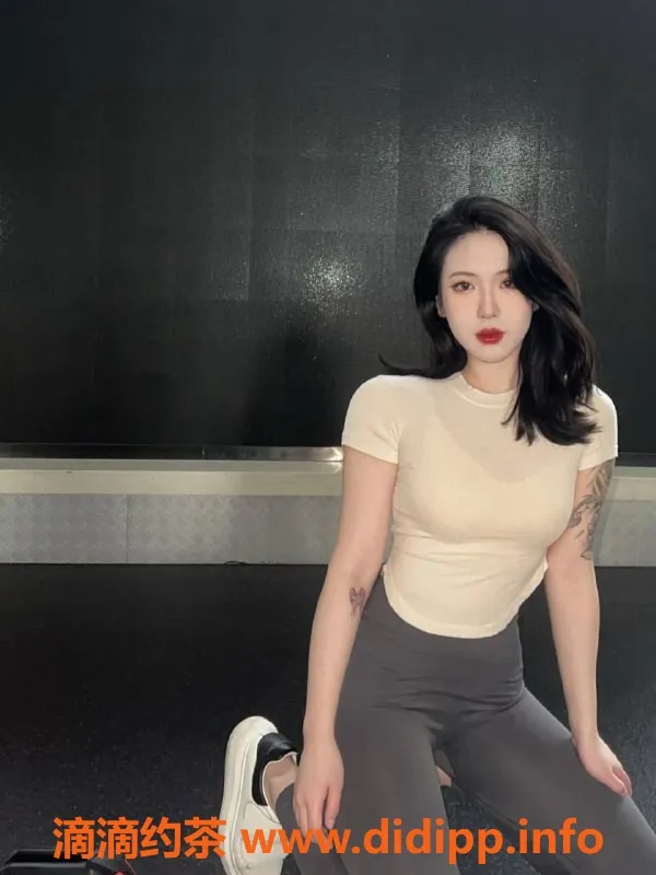 广州楼凤-广州天河晚风，164CM长腿C杯御姐