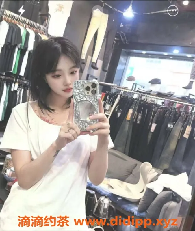 广州楼凤-白云小欣，优质服务600元起，私聊预约！