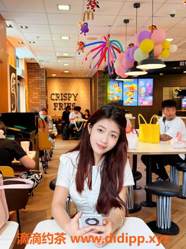 广州楼凤资源信息,天河嫩妹珂珂，800元视频验证，超可爱小虎牙