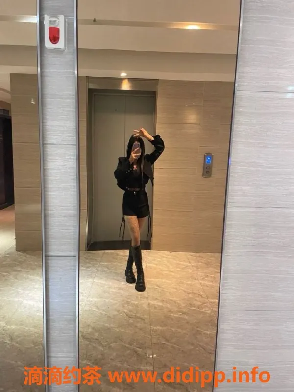 杭州楼凤资源信息,萧山嫩妹灿灿，舌吻69互舔服务，600起