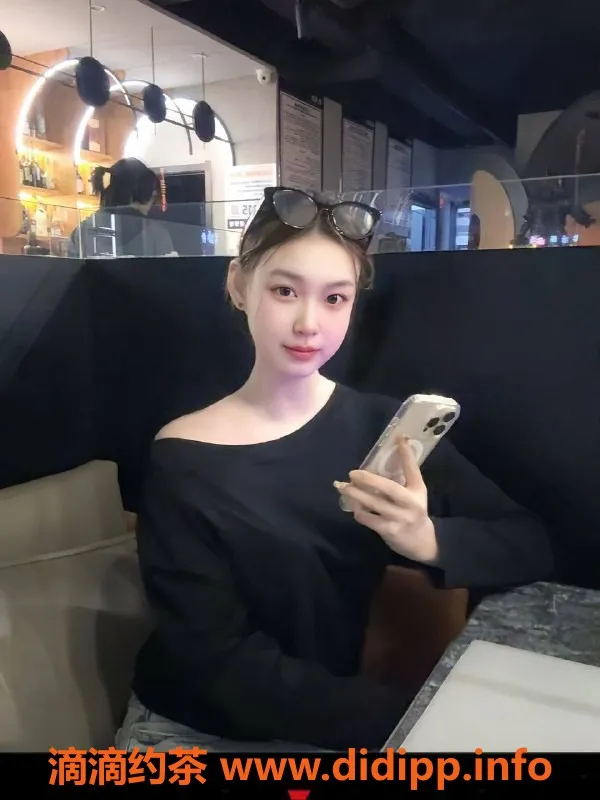 东莞楼凤-大朗三三，P/600性感诱惑等你体验！