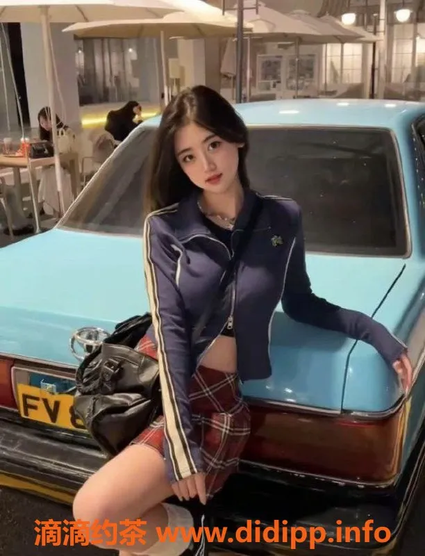 成都楼凤-金牛区关晓彤，颜值9.0、课时费7元