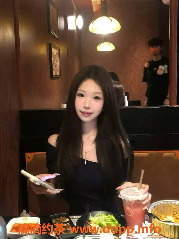 广州楼凤-广外大三小晴天，19岁，165cm，44斤，纯系天花板