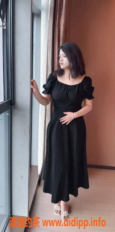 广州楼凤-黄埔人妻睛天，500元体验不一样的服务