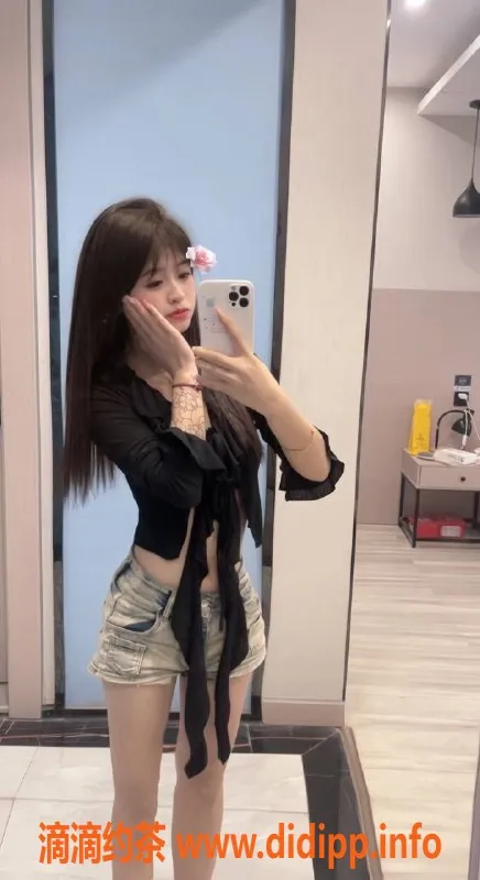 成都楼凤-成华区乐乐，18岁萌妹，160cm，口爆服务超给力