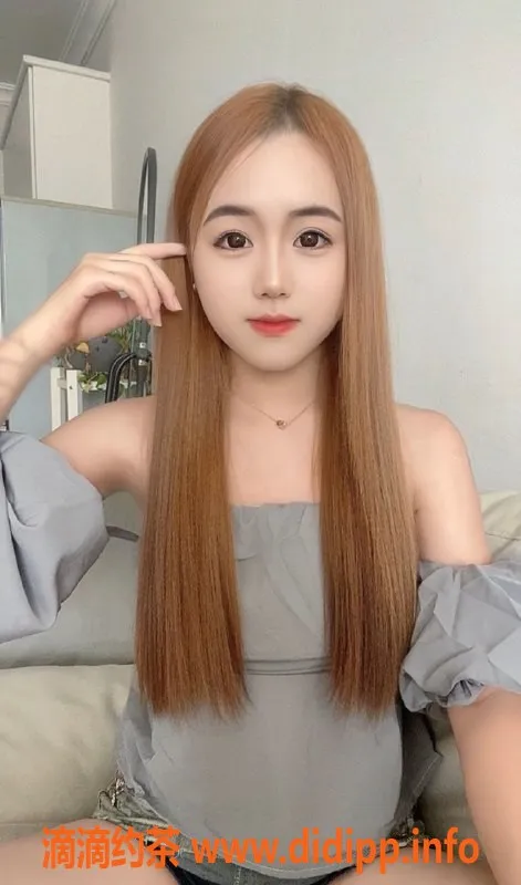 成都楼凤-成华区团团，18岁小巧可爱姑娘，服务超体贴