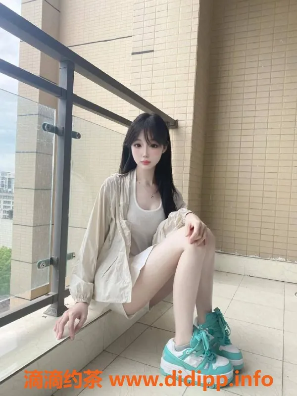 杭州楼凤-西湖区小甜包，173身高52体重，C+胸围服务一流