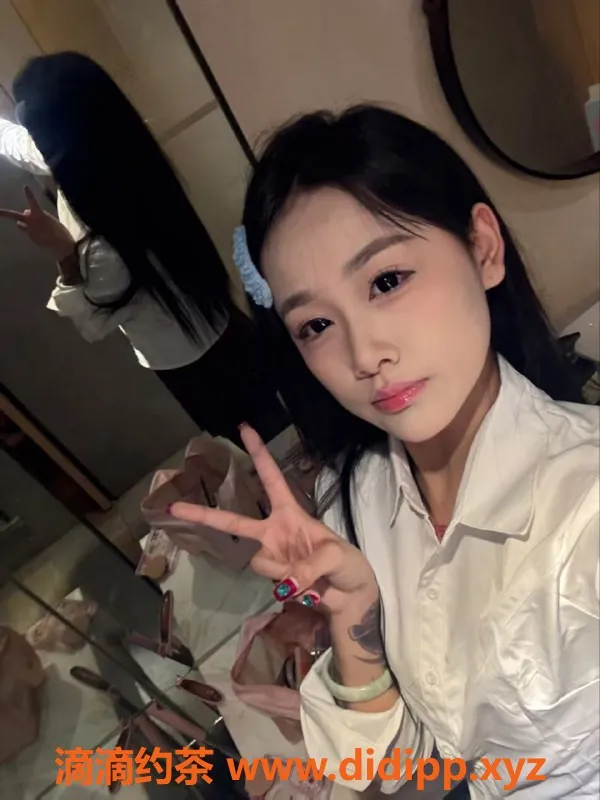 成都楼凤-神仙树乔露，175cm大长腿，6P激情服务