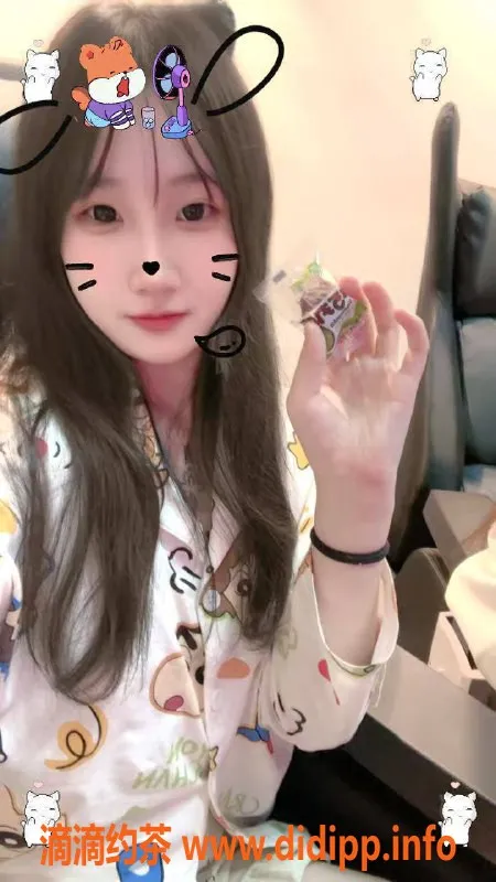 长沙楼凤-雨花区19岁嘉嘉，身高163，收费600p起