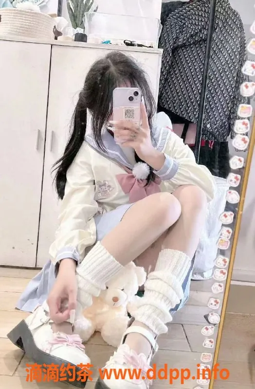 长沙楼凤-天心区小西 164cm 42kg 性感制服妹子服务