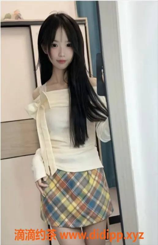 深圳楼凤资源信息,深圳龙岗18岁嫩妹灿灿，500元体验