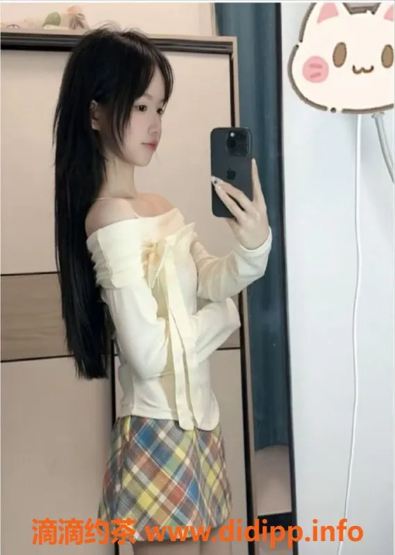 深圳楼凤-深圳龙岗18岁嫩妹灿灿，500元体验