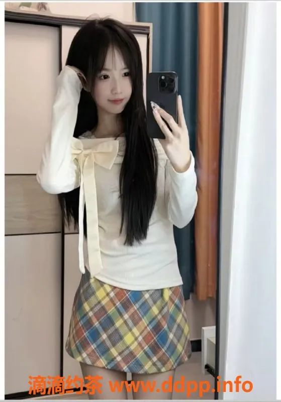 深圳楼凤-深圳龙岗18岁嫩妹灿灿，500元体验