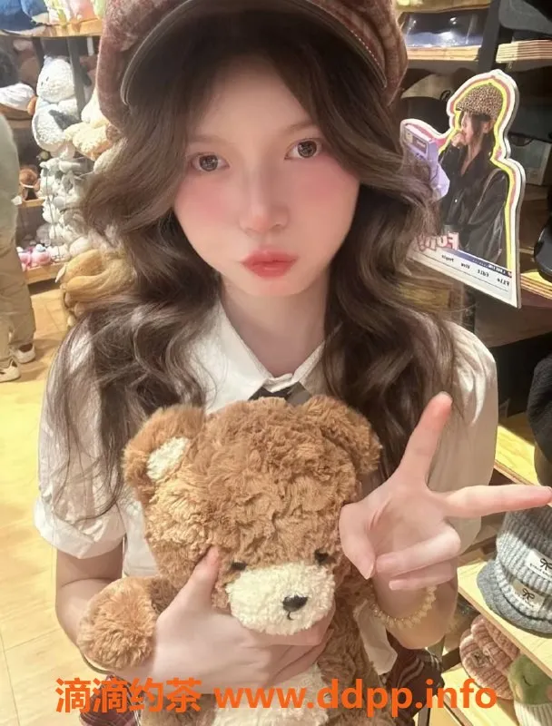 成都楼凤-成华区小雨，175冷白皮新手，颜值超高