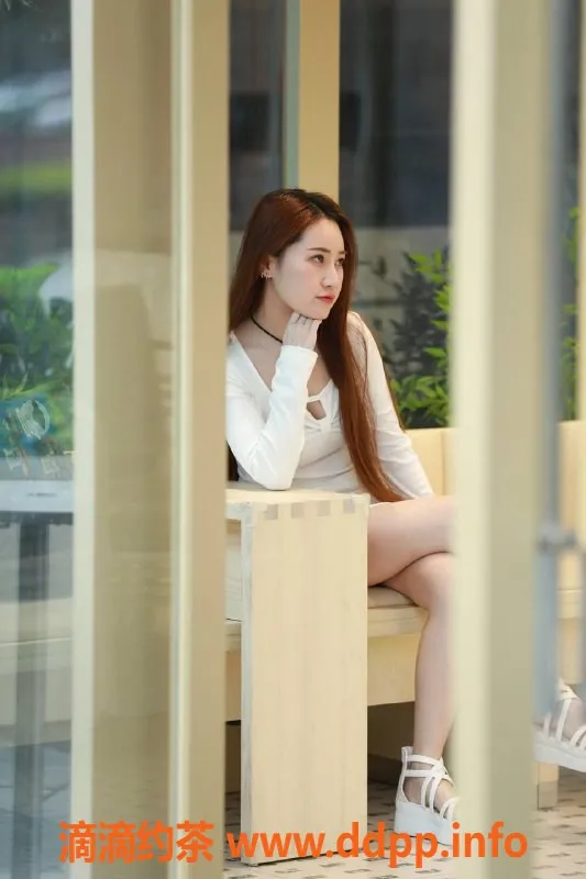 成都楼凤-武侯区艺涵，身材车600P/50分钟，代聊服务！