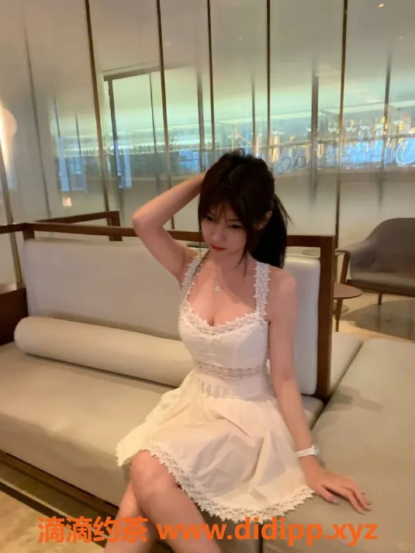 广州楼凤-广州白云区20岁学妹婕琳身高165，超值服务！