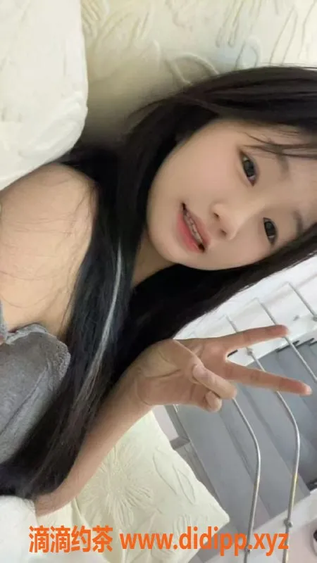 成都楼凤-成都嫩妹芊芊，19岁，性感身材，500p/50分钟