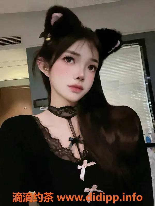 长沙楼凤-开福区佩佩，身高170cm，44kg，19岁，600p起