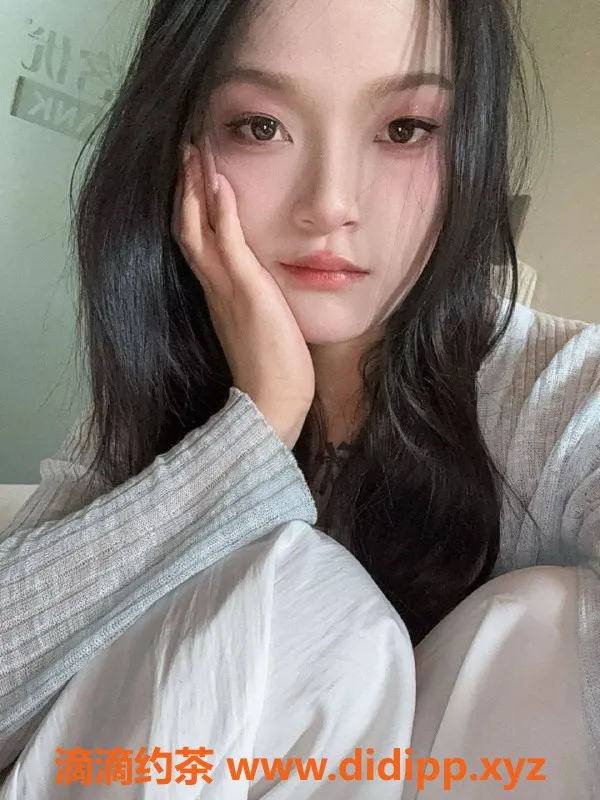 广州楼凤-海珠嫩妹小希，视频验证，高性价比体验！