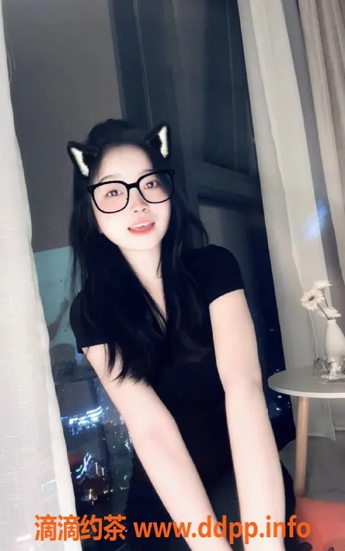 成都楼凤-成华区17岁嫩妹，163cm大奶，服务全到位