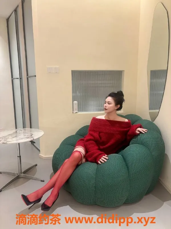 太原楼凤-小店区李老师，95年生，服务600p