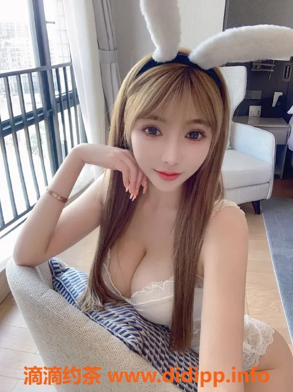 东莞楼凤-东莞26岁模特微胖直播，服务价格合理