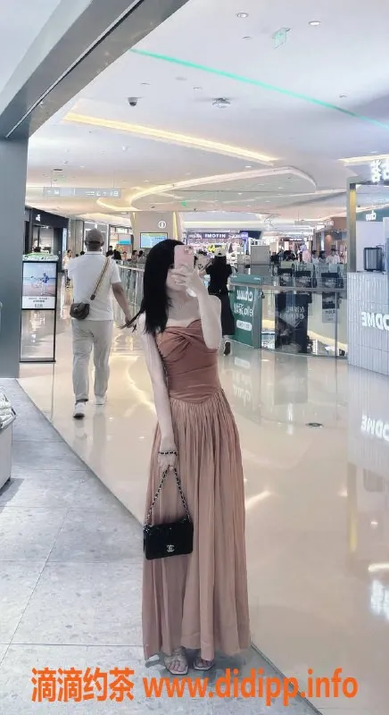 广州楼凤资源信息,海珠嫩妹酒窝沫，约价2000起！