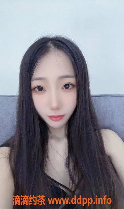 广州楼凤-黄埔嫩妹乐乐，真香700元体验