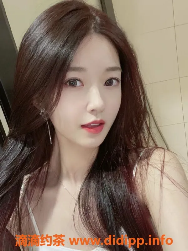 福州楼凤-福州夏菲，少妇服务型，身高164，胸围C