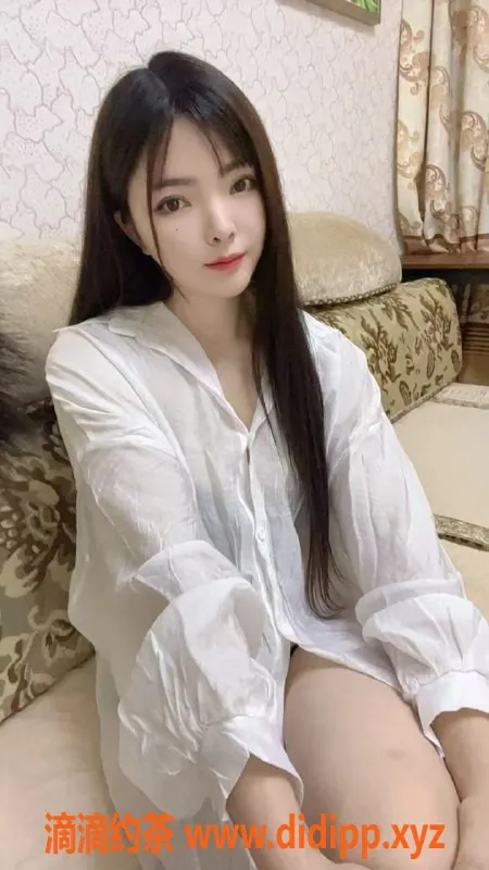 重庆楼凤-江北夏沫，161cm C罩杯27岁妹子，制服服务体验