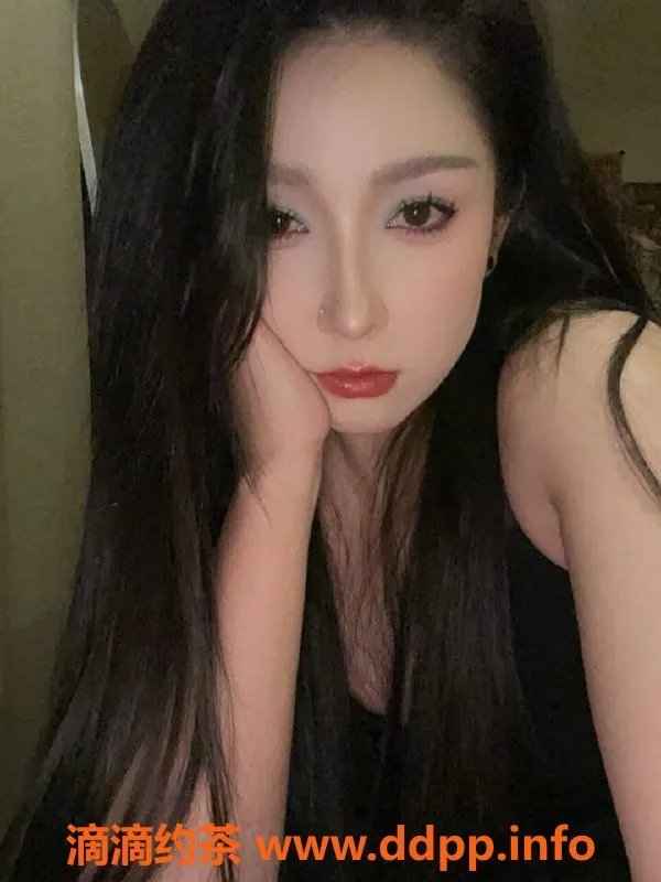 成都楼凤-武侯区热伊莱，23岁嫩妹，166CM，95斤