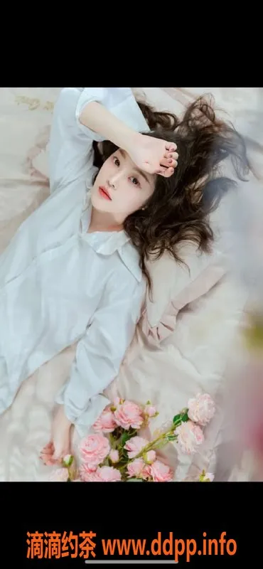 武汉楼凤-东西湖区汉口小小，164身高48体重，500元起