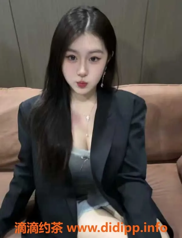 广州楼凤-荔湾小肉包，23岁34D热情服务！