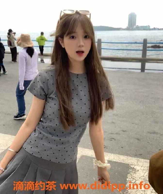 广州楼凤-天河呆小萌，700元起，陪你畅聊