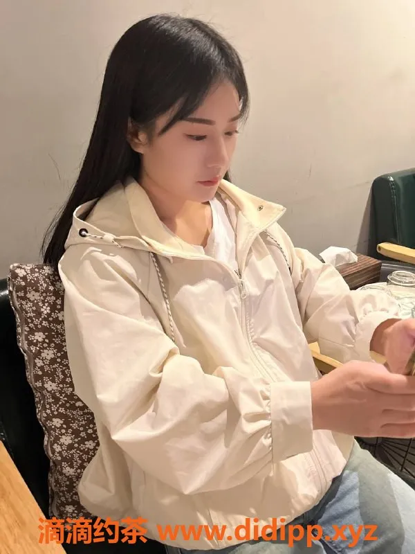 重庆楼凤-南坪小叮当，150cm，28岁，服务热辣！