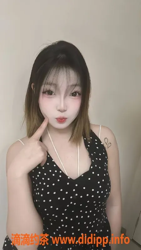 成都楼凤资源信息,骡马市18岁小木，165cm，优惠6P，颜值高