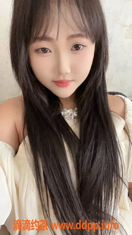 成都楼凤资源信息,骡马市点点：18岁微胖嫩妹，巨乳带聊