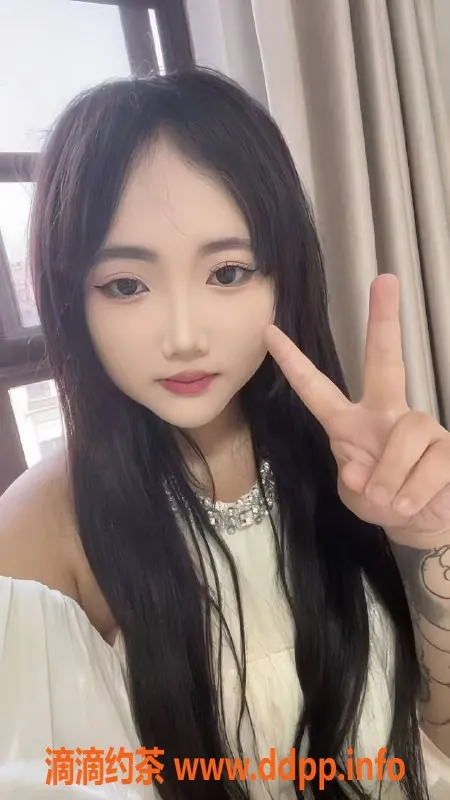 成都楼凤-骡马市点点：18岁微胖嫩妹，巨乳带聊